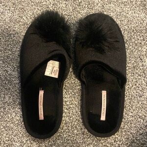 NWOT Victoria Secret Slippers size M